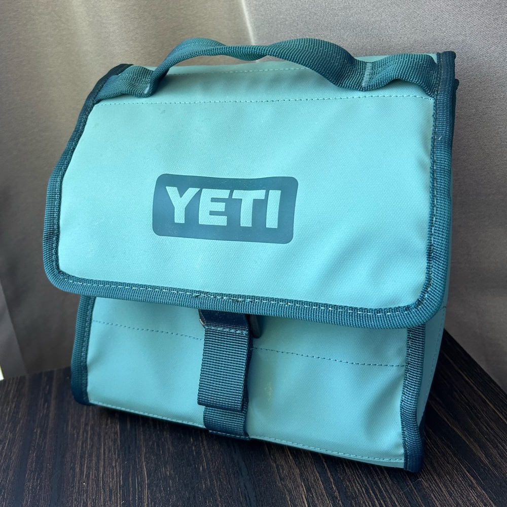 Yeti Day Trip Lunchbox River Green Limited Edition Gem